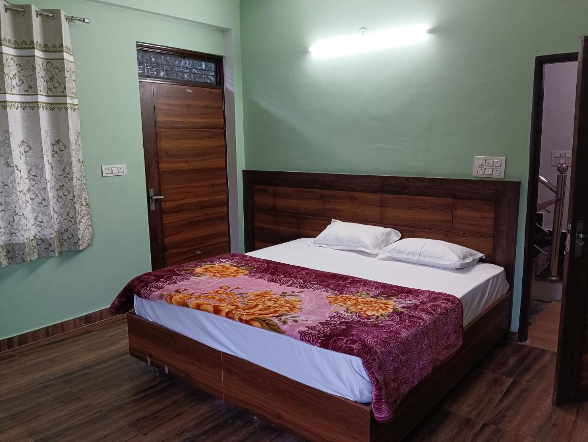 Crescent Moon Homestay Rishīkesh Екстериор снимка