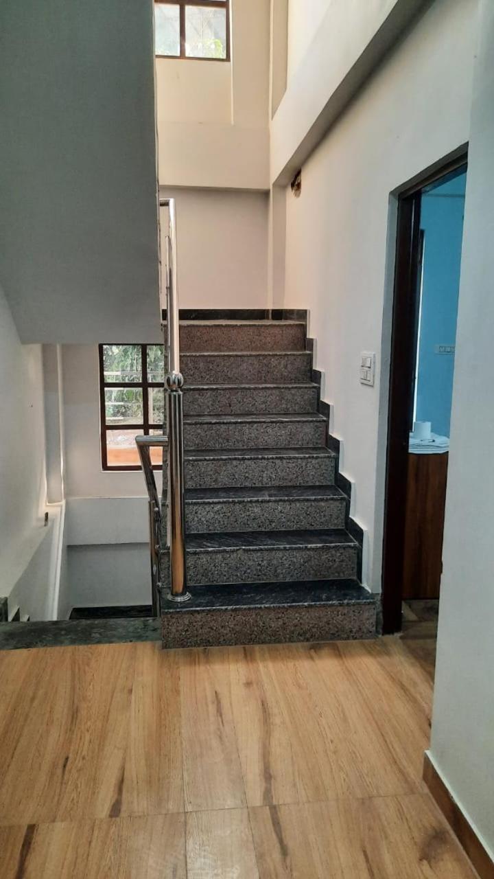Crescent Moon Homestay Rishīkesh Екстериор снимка
