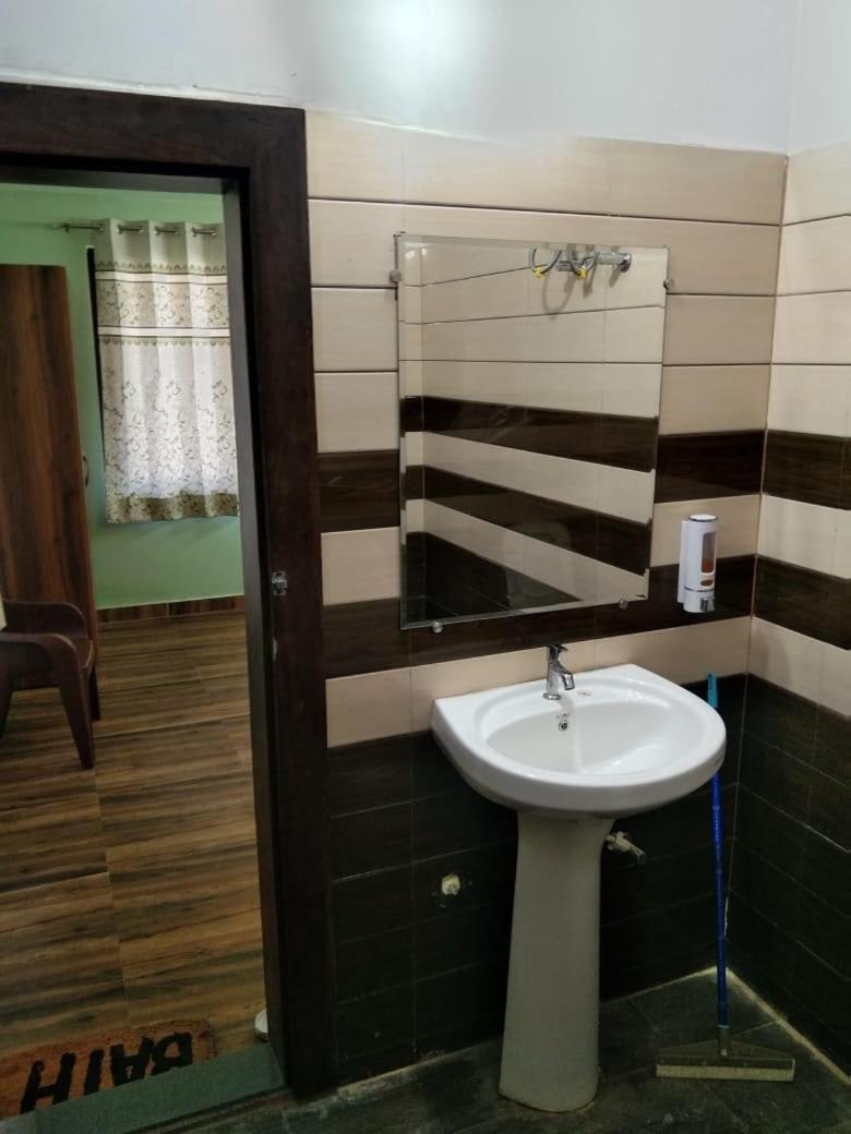 Crescent Moon Homestay Rishīkesh Стая снимка